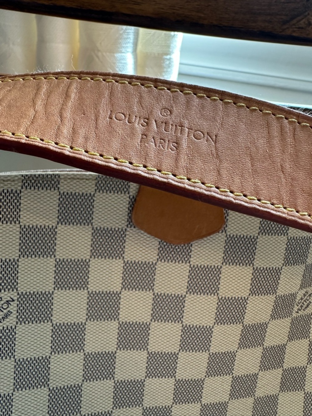 Louis Vuitton Graceful PM in Damier Azur - Picture 4 of 16